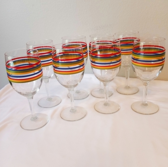 Greenbrier Internatonal Other - Greenbrier International Rainbow Stripe Wine Glass 9 Ounce Set of 8
